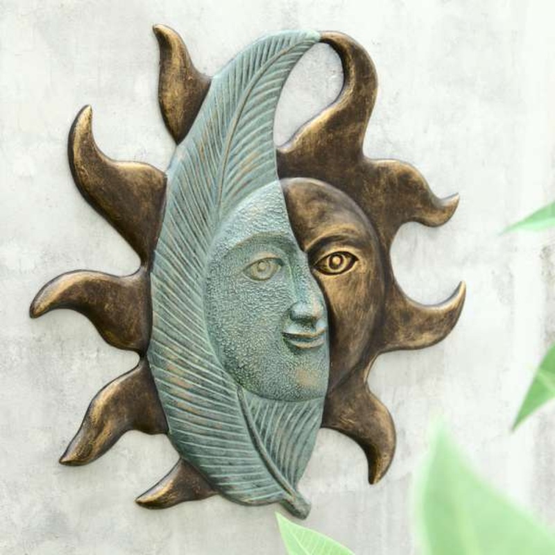 Leaf and Sunface Wall Hanging By SPI Home